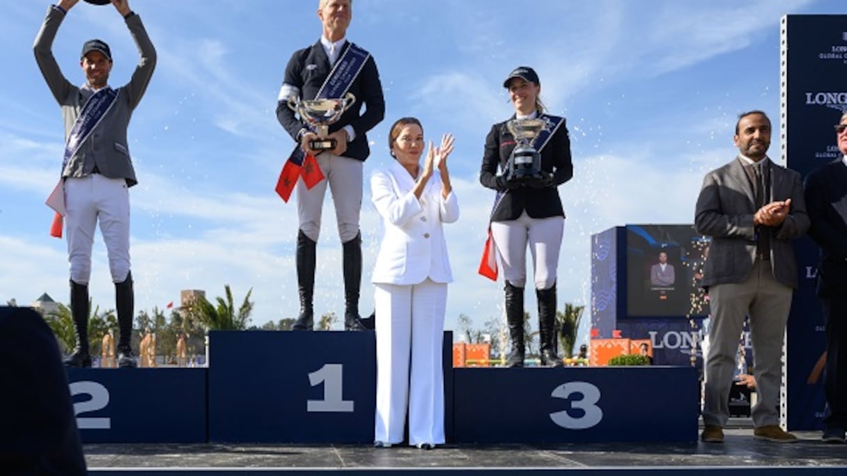 صاحبة السمو الملكي الأميرة للا حسناء تترأس بالرباط الجائزة الكبرى للقفز على الحواجز لبطولة “لونجين” العالمية 2024