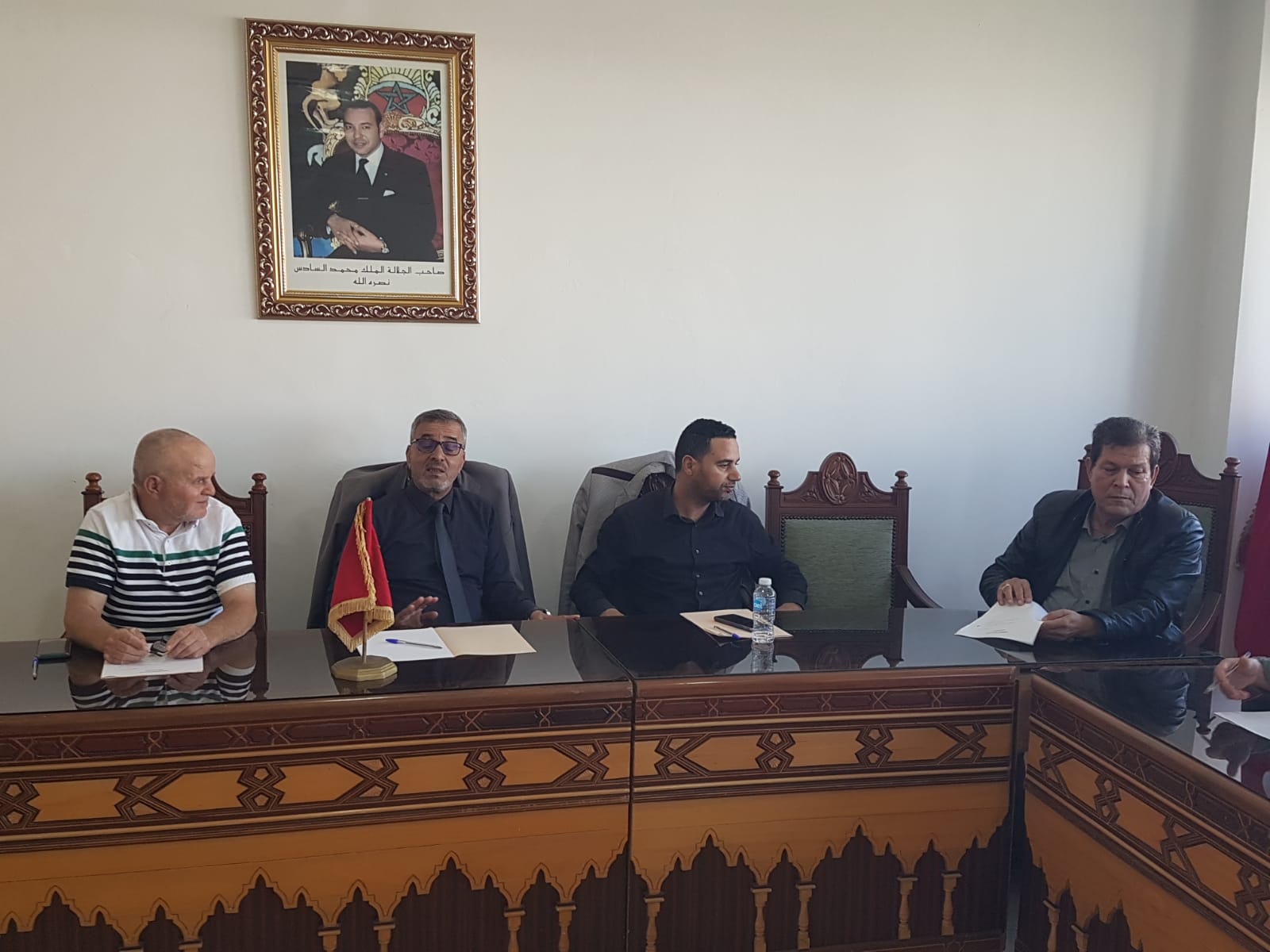 لجنة البنية التحتية تعقد اجتماعا بغرفة الصناعة التقليدية بطنجة لمناقشة وضعية الأنشطة الحرفية بالجهة. لجنة البنية التحتية تعقد اجتماعا بغرفة الصناعة التقليدية بطنجة لمناقشة وضعية الأنشطة الحرفية بالجهة.