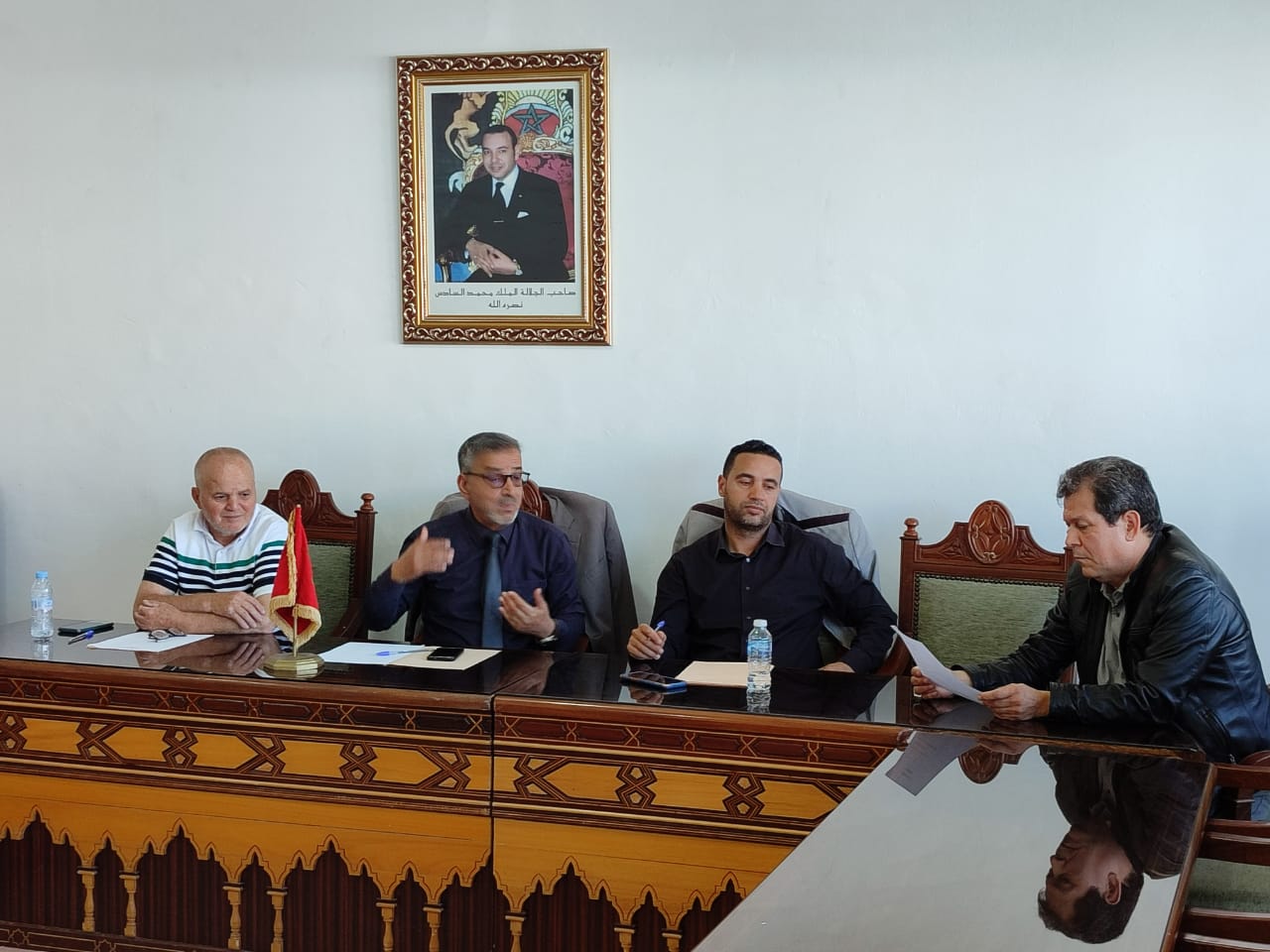 لجنة البنية التحتية تعقد اجتماعا بغرفة الصناعة التقليدية بطنجة لمناقشة وضعية الأنشطة الحرفية بالجهة. لجنة البنية التحتية تعقد اجتماعا بغرفة الصناعة التقليدية بطنجة لمناقشة وضعية الأنشطة الحرفية بالجهة.