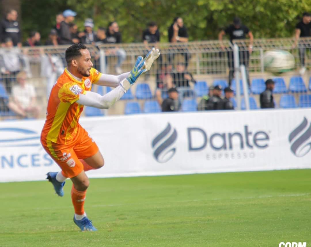 فوز عبد الحي ابن سلطان على رولان موكوينا في مباراة الكوديم والوداد. فوز عبد الحي ابن سلطان على رولان موكوينا في مباراة الكوديم والوداد.