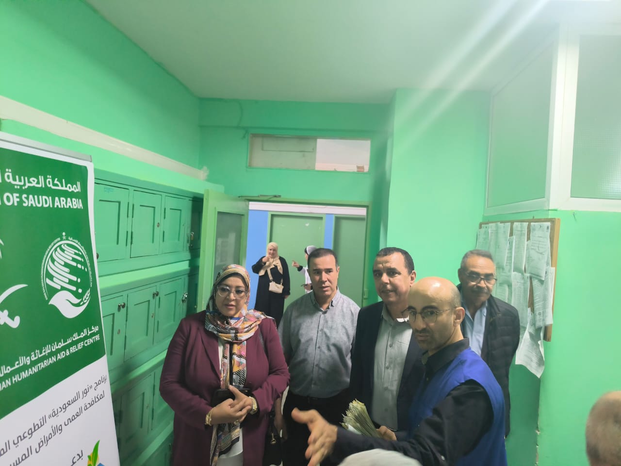 2155  مستفيد من كشف طبي  و 442 عملية للجلالة في قافلة لطب العيون بإقليم صفرو