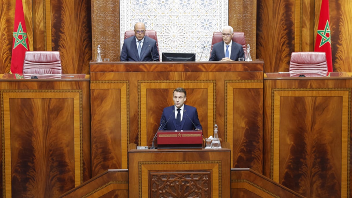 الرئيس الفرنسي يلقي خطابا أمام غرفتي البرلمان 