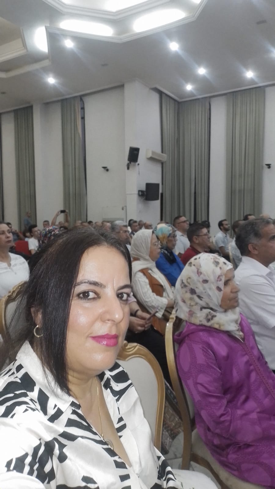 عامل عمالة مكناس السيد عبد الغني الصبار، يترأس مراسيم الإنصات إلى الخطاب الملكي السامي بمناسبة الذكرى 49 للمسيرة الخضراء المظفرة . عامل عمالة مكناس السيد عبد الغني الصبار، يترأس مراسيم الإنصات إلى الخطاب الملكي السامي بمناسبة الذكرى 49 للمسيرة الخضراء المظفرة .