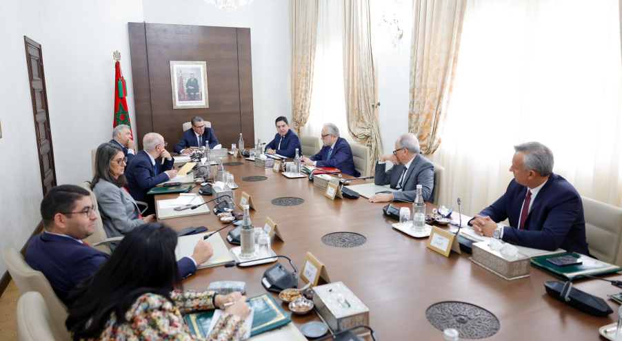 تنفيذا للتعليمات الملكية السامية، رئيس الحكومة يترأس اجتماعا بشأن إحداث تحول جديد في مجال تدبير شؤون الجالية المغربية بالخارج (بلاغ) تنفيذا للتعليمات الملكية السامية، رئيس الحكومة يترأس اجتماعا بشأن إحداث تحول جديد في مجال تدبير شؤون الجالية المغربية بالخارج (بلاغ)