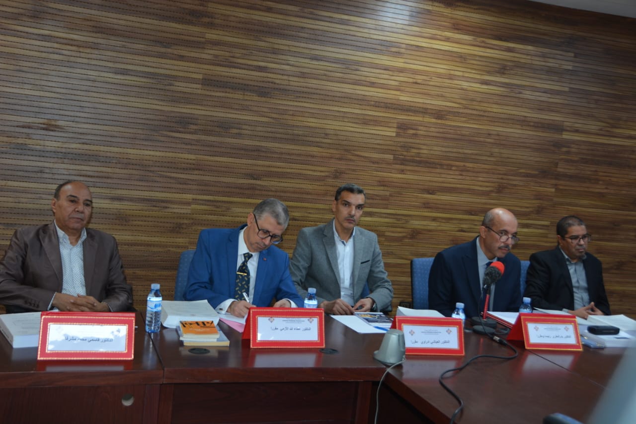 احتضان  كلية الاداب والعلوم الانسانية بجامعة محمد الاول بوجدة نيل الاستاذ انور البخاري  شهادة الدكتوراه  حول تكوين التراث التقافي والتنمية بتقدير مشرف جدا مع التوصية بالنشر