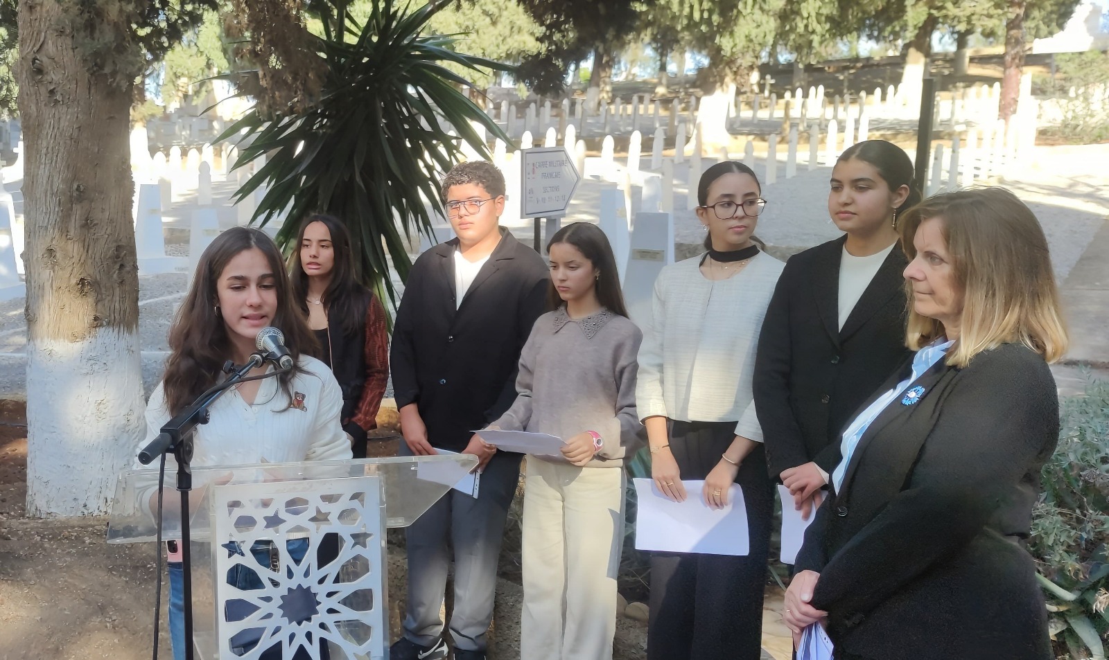 عامل مكناس يزور قبر الجندي المجهول ويترحم على الجنود المغاربة الذين قضو في ساحة الوغى