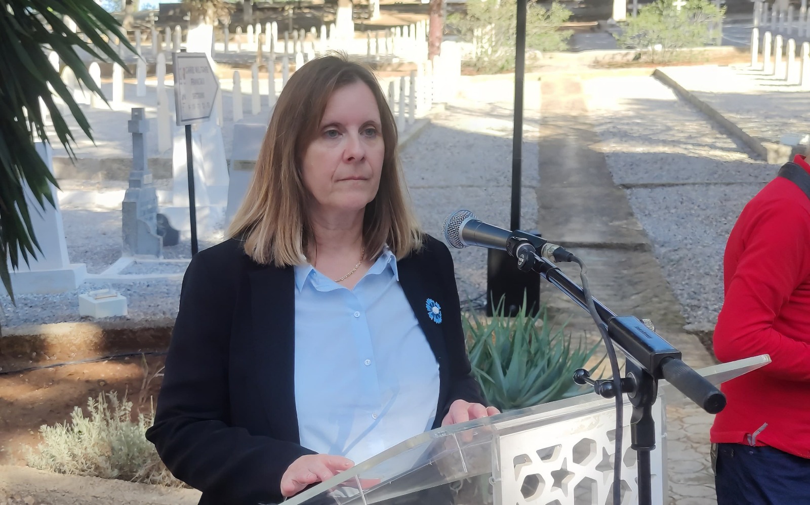 عامل مكناس يزور قبر الجندي المجهول ويترحم على الجنود المغاربة الذين قضو في ساحة الوغى