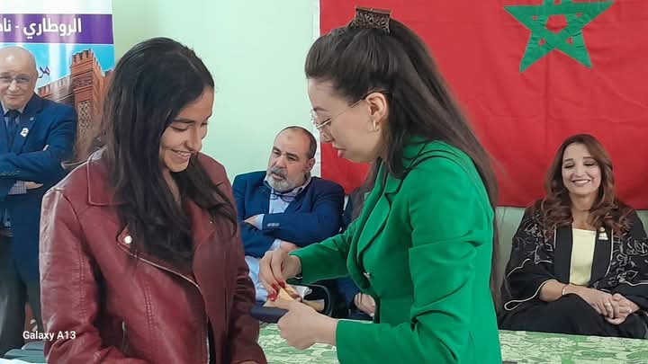 مكتب الروطاري الدولي بمكناس يقدم خدمات إنسانية لفائدة الأطفال الأيتام و أولياء الأمور في وضعية صعبة. مكتب الروطاري الدولي بمكناس يقدم خدمات إنسانية لفائدة الأطفال الأيتام و أولياء الأمور في وضعية صعبة.