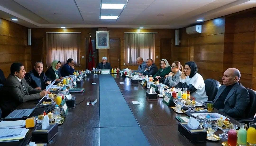 مكتب مجلس جهة فاس-مكناس يعقد اجتماعا للإعداد لمشاركة الجهة في المناظرة الوطنية الثانية للجهوية المتقدمة