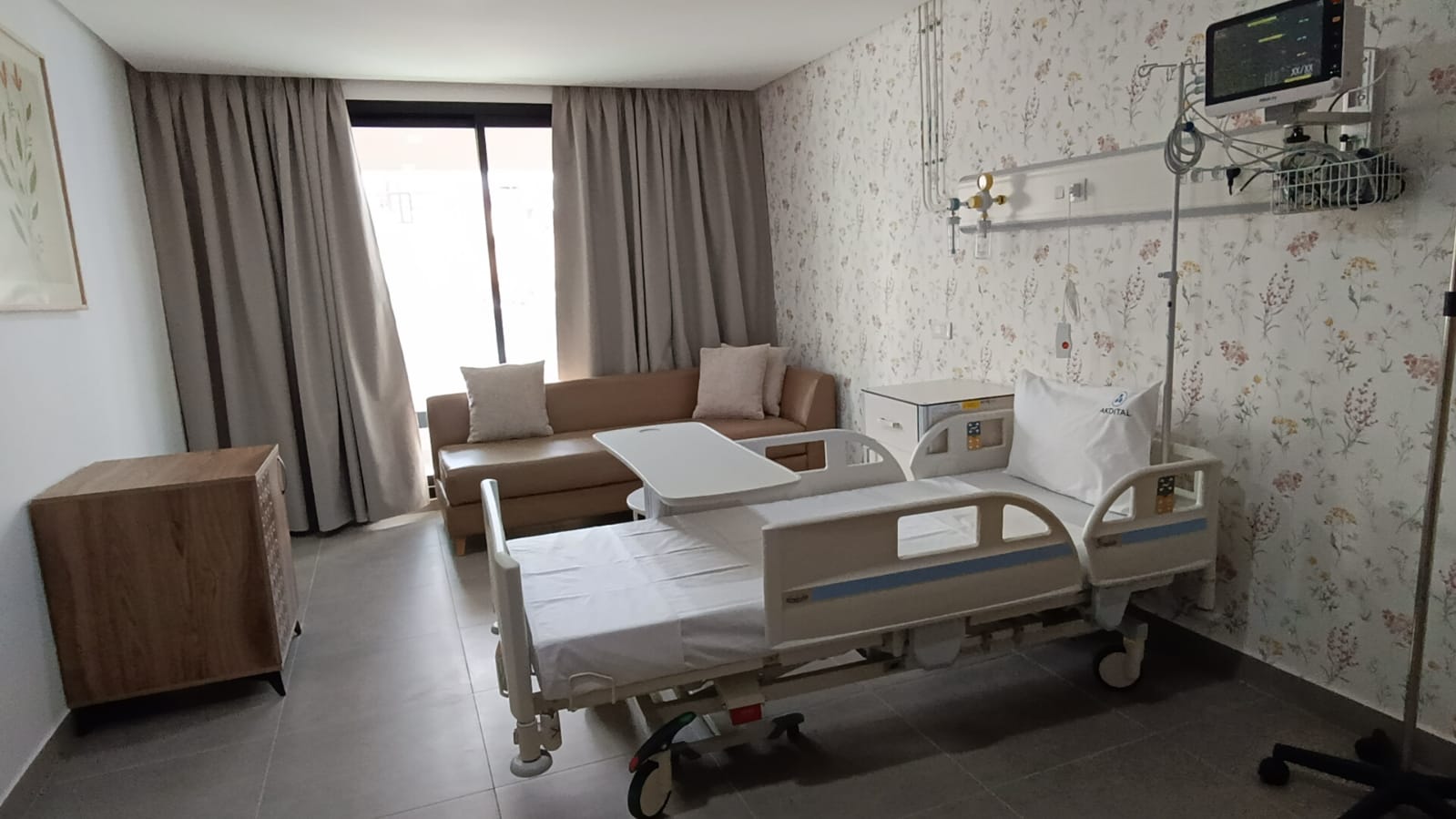 بتكلفة 350 مليون درهم وبطاقة استيعابية 194 سريرا مجموعة أكديطال تفتتح مستشفاها الجديد بمكناس بتكلفة 350 مليون درهم وبطاقة استيعابية 194 سريرا مجموعة أكديطال تفتتح مستشفاها الجديد بمكناس