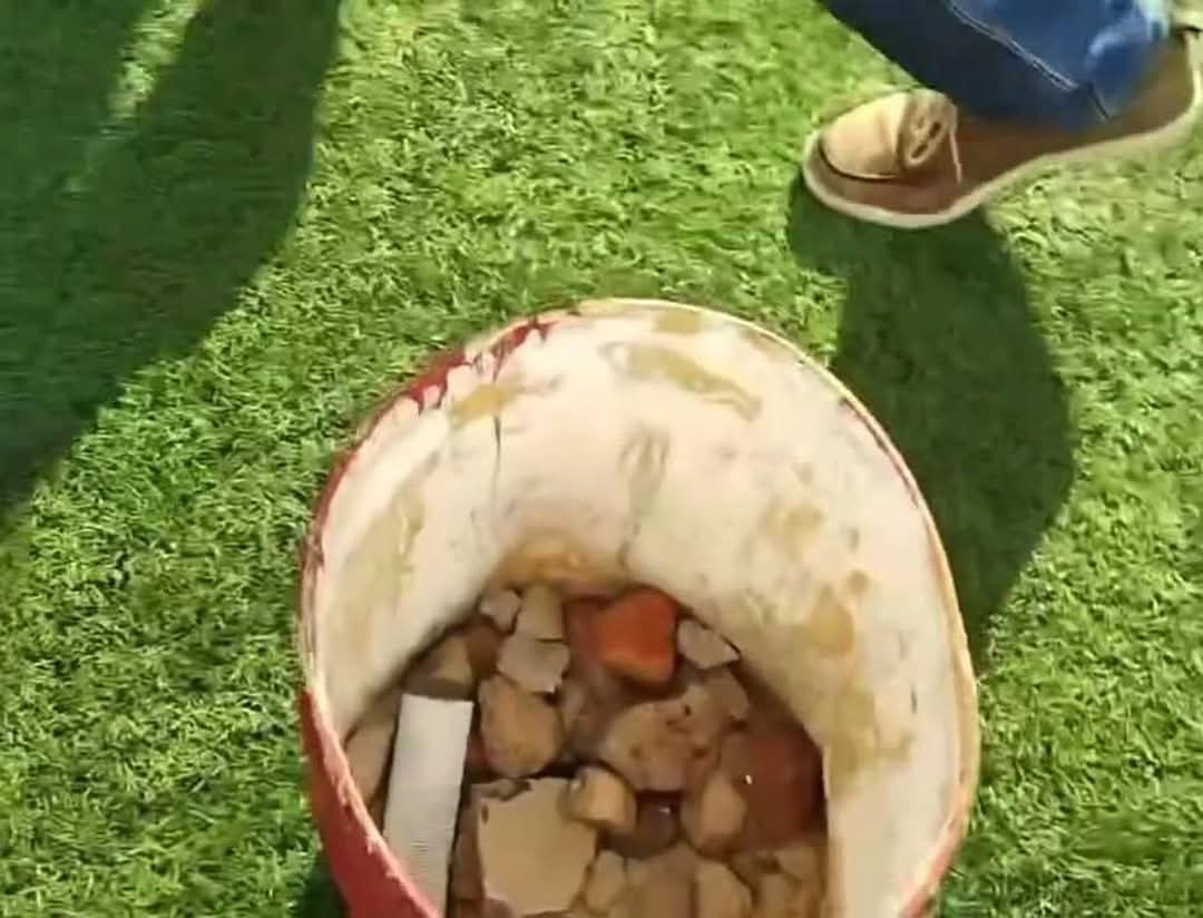 أحداث شغب خطيرة بين جماهير شباب أطلس خنيفرة و ضيفه الكوكب المراكشي على أرضية ملعب خنيفرة أحداث شغب خطيرة بين جماهير شباب أطلس خنيفرة و ضيفه الكوكب المراكشي على أرضية ملعب خنيفرة