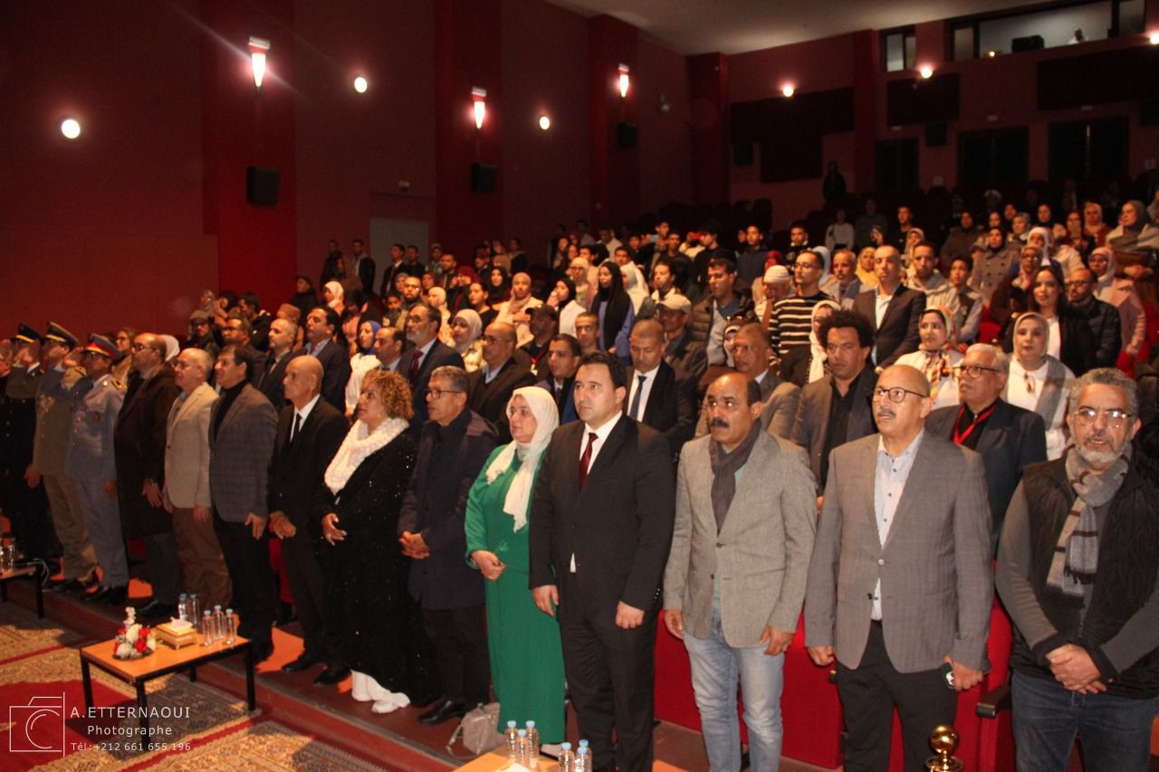 اختتام ناجح للدورة الخامسة لصالون الإلهام الدولي للفن التشكيلي بتارودانت     مسكه تكريم الفنان المنصوري الذي حملت الدورة اسمه