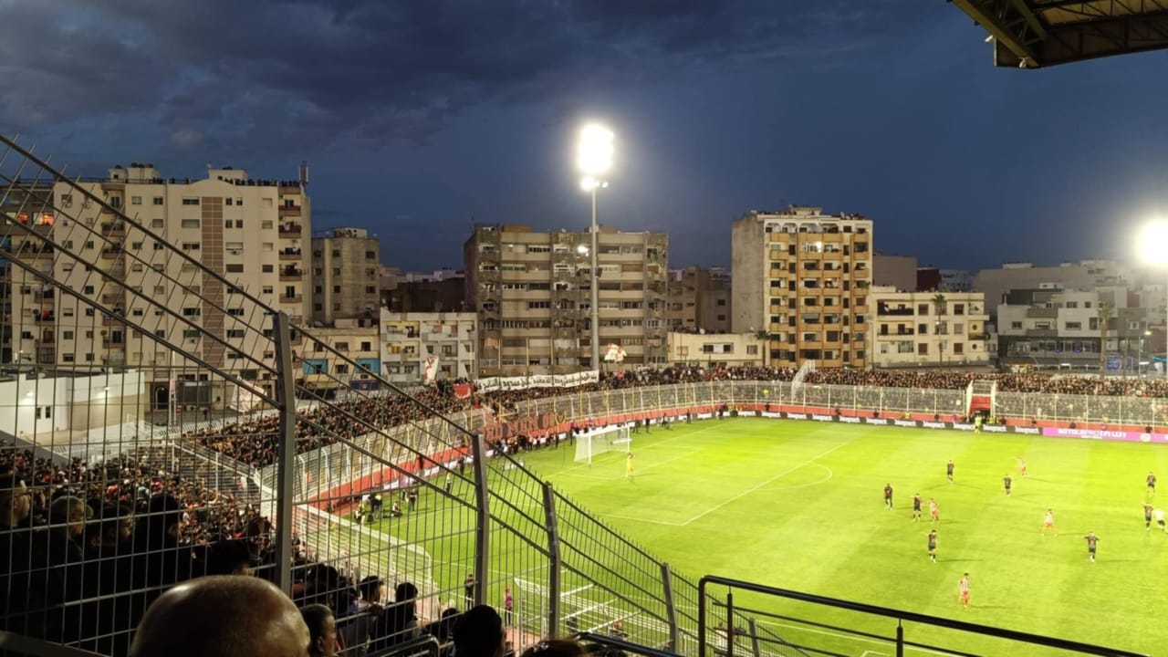 بلاغ على مسؤوليتي: حماية الكوديم يَكْمُنُ في تغييرات داخل الملعب الرياضي وملحقاته.