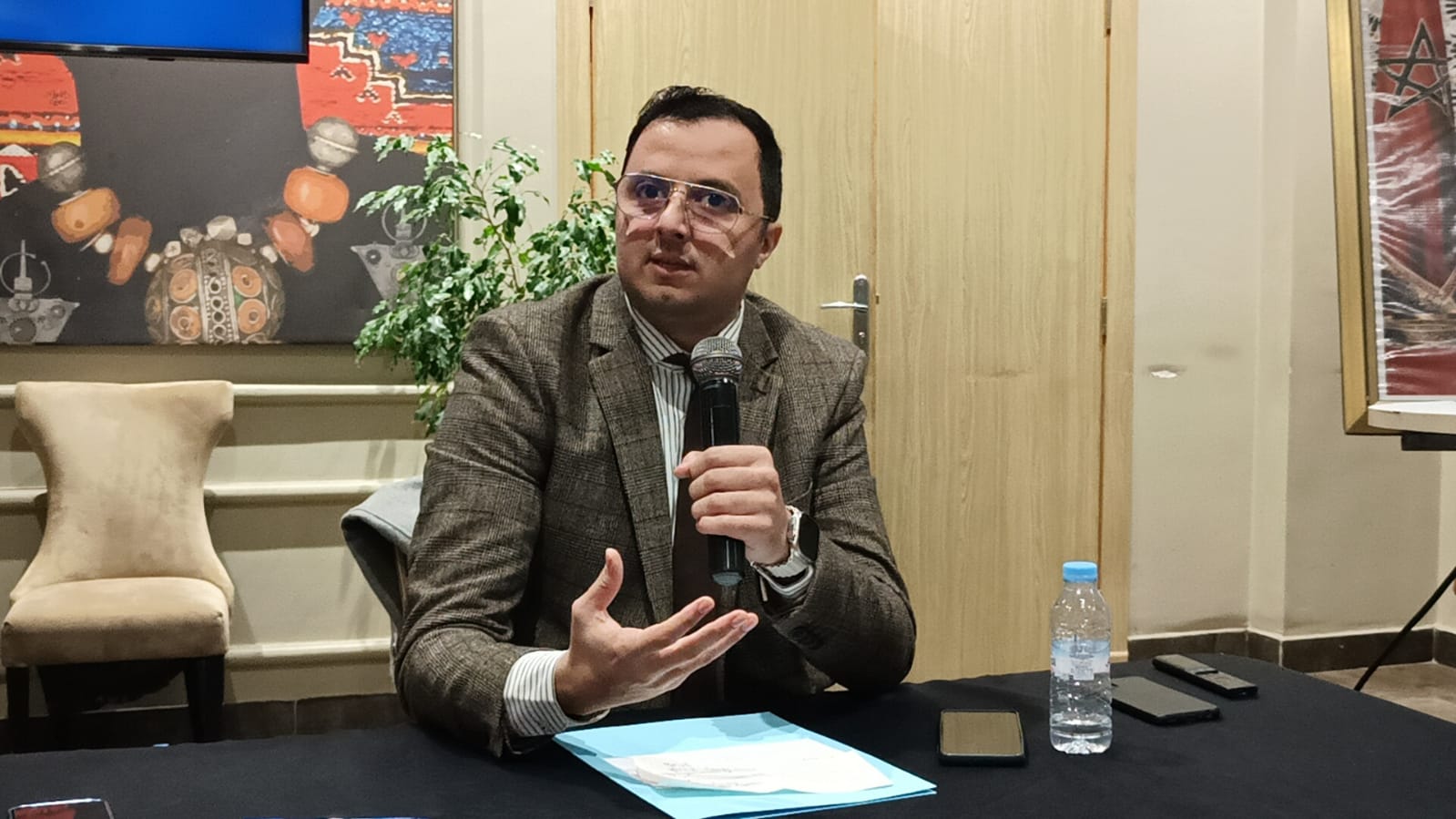 في لقاء دراسي لهيئة المتصرفين والأطر الإدارية لحزب التجمع الوطني للأحرار بمكناس... خبراء واقتصاديون يناقشون آفاق تنزيل قانون المالية 2025 بمكناس