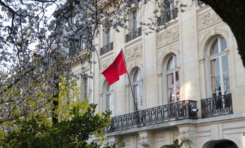 سفارة المغرب بباريس تحتفي بالمشاركات في النسخة ال11 من اللحاق النسائي التضامني “الصحراوية”