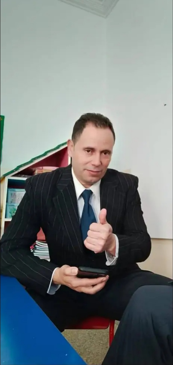 طنجة : السينمائي المغربي محمد لعريف :