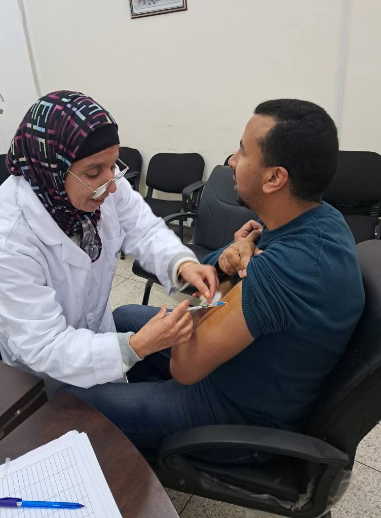 تدابير وقائية وحملة تلقيح واسعة ضد الحصبة بين العاملين بمستشفى محمد الخامس بمكناس تدابير وقائية وحملة تلقيح واسعة ضد الحصبة بين العاملين بمستشفى محمد الخامس بمكناس