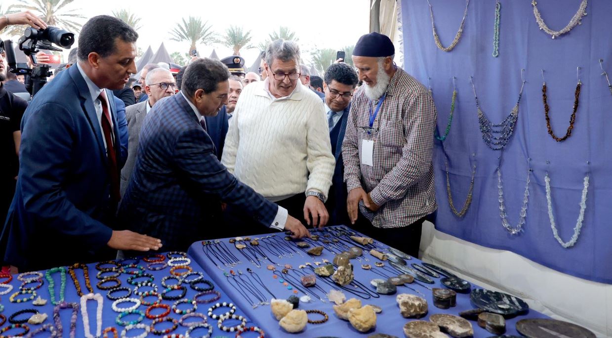 السنة الأمازيغية 2975: السيد أخنوش يقوم بزيارة لمعرض الصناعة التقليدية لأكادير إداوتنان