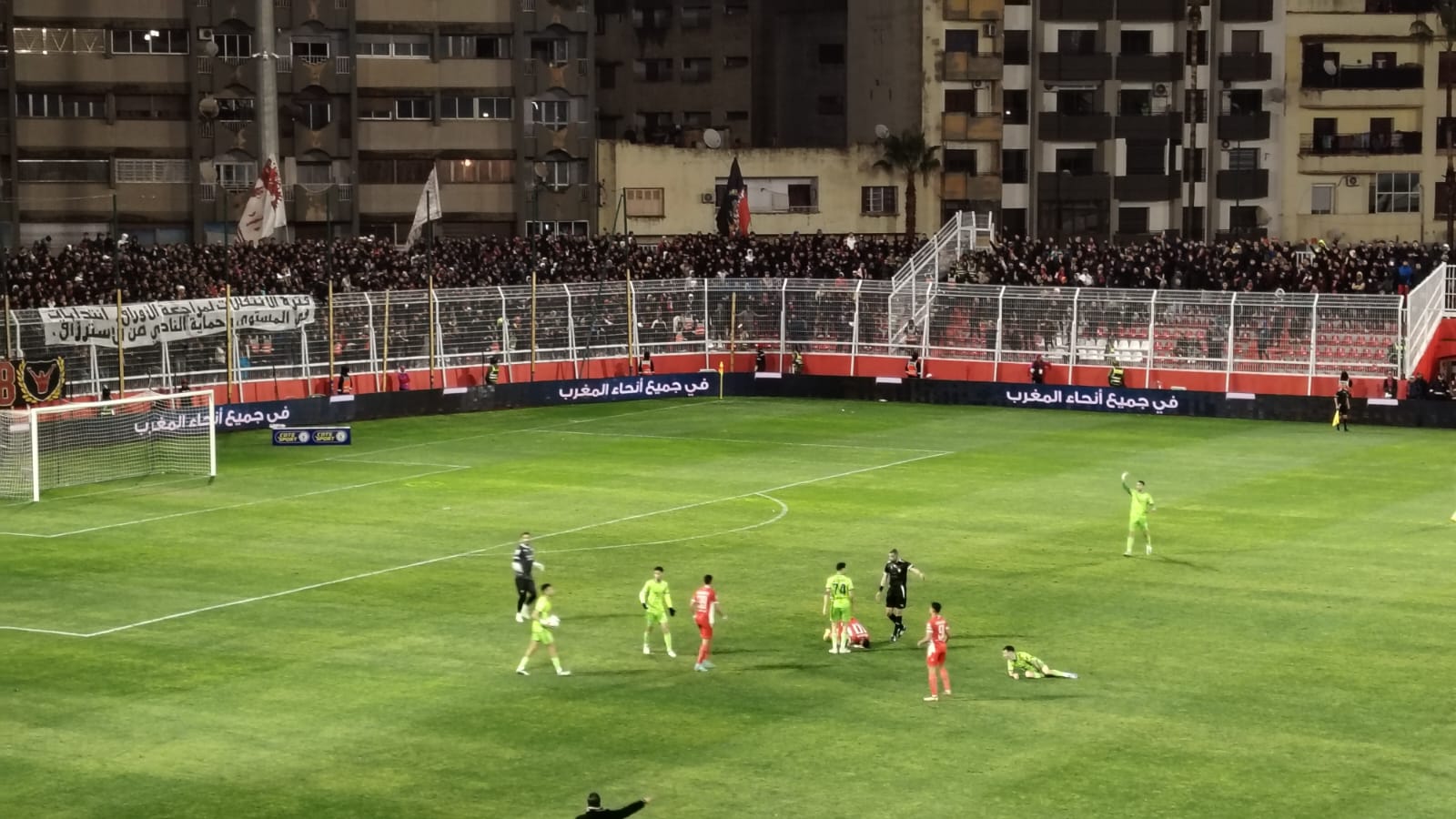 تقنية (الفار/ VAR) تنصف النادي الرياضي المكناسي في نتيجة انتصاره على المغرب التطواني بحصة (1-0).