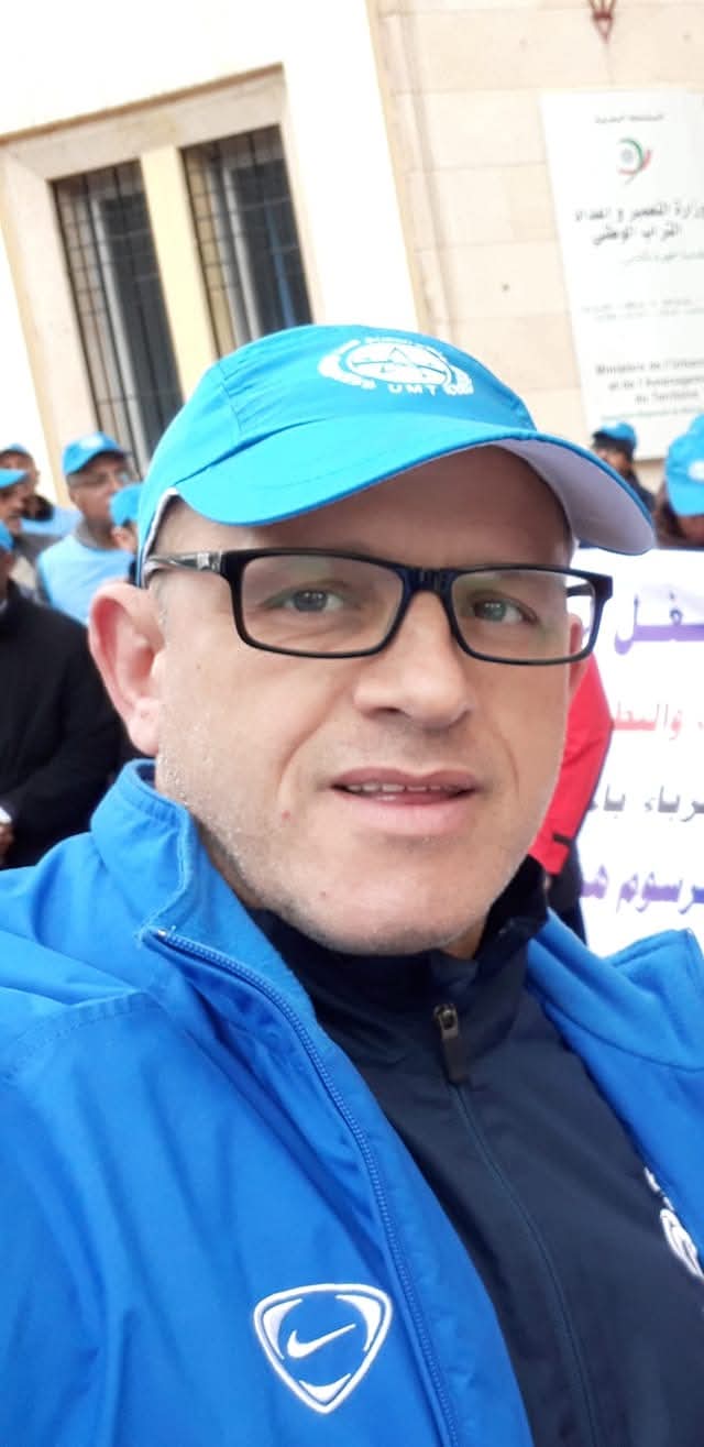 لاعبون دوليون من مكناس يتحدثون عن قرعة الكاس الافريقية 35 وحظوظ المنتخب الوطني للظفر باللقب لاعبون دوليون من مكناس يتحدثون عن قرعة الكاس الافريقية 35 وحظوظ المنتخب الوطني للظفر باللقب