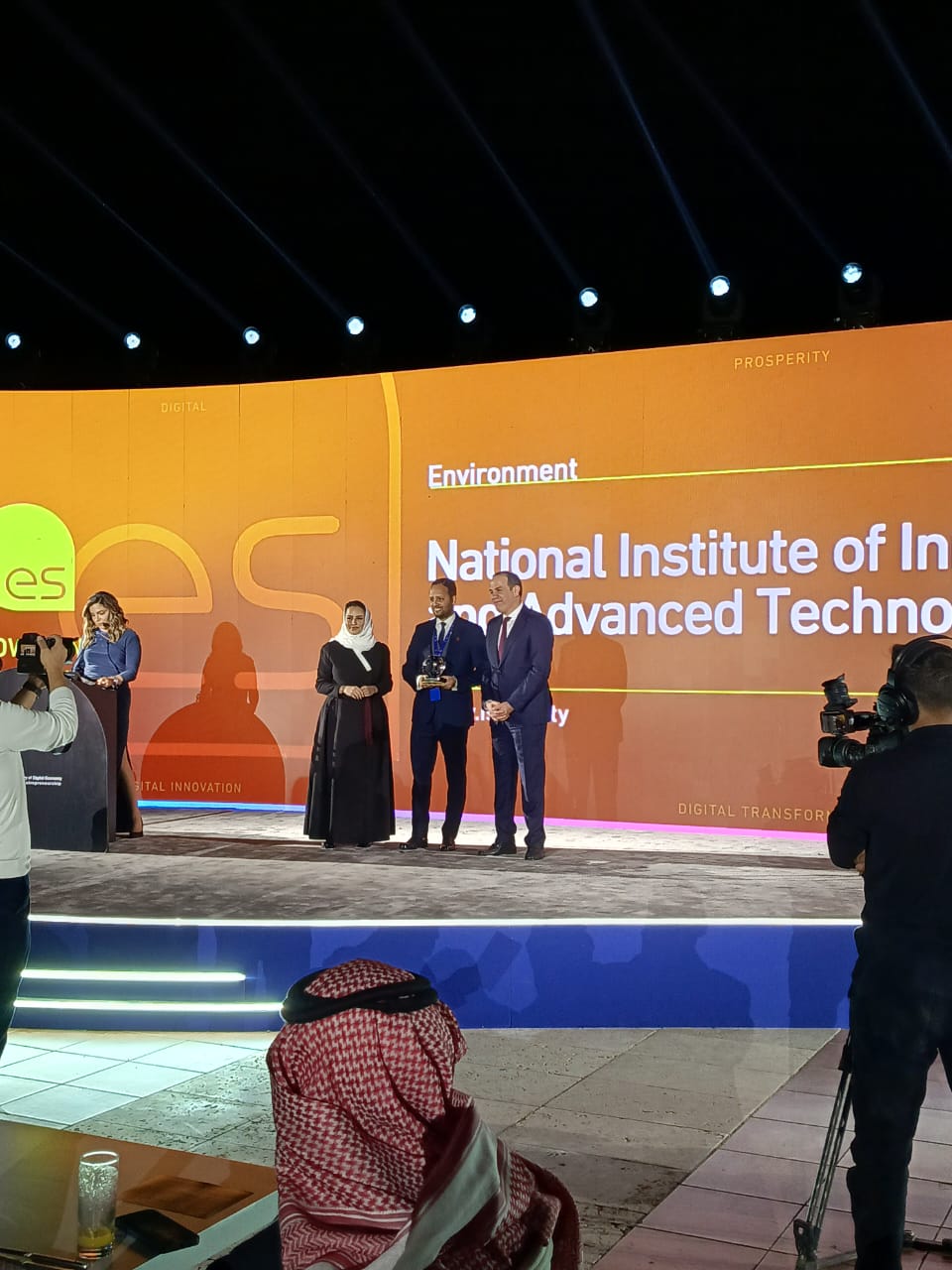 مغربي يفوز بجائزة 