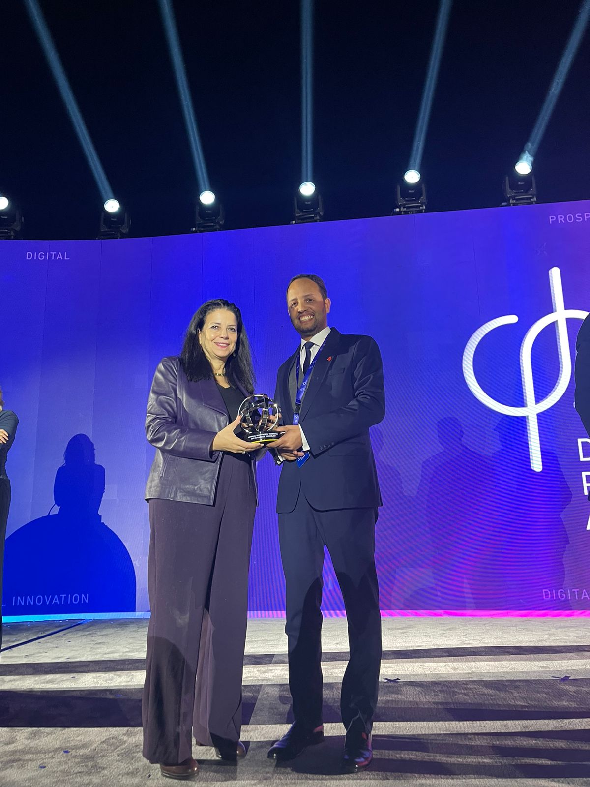 مغربي يفوز بجائزة 