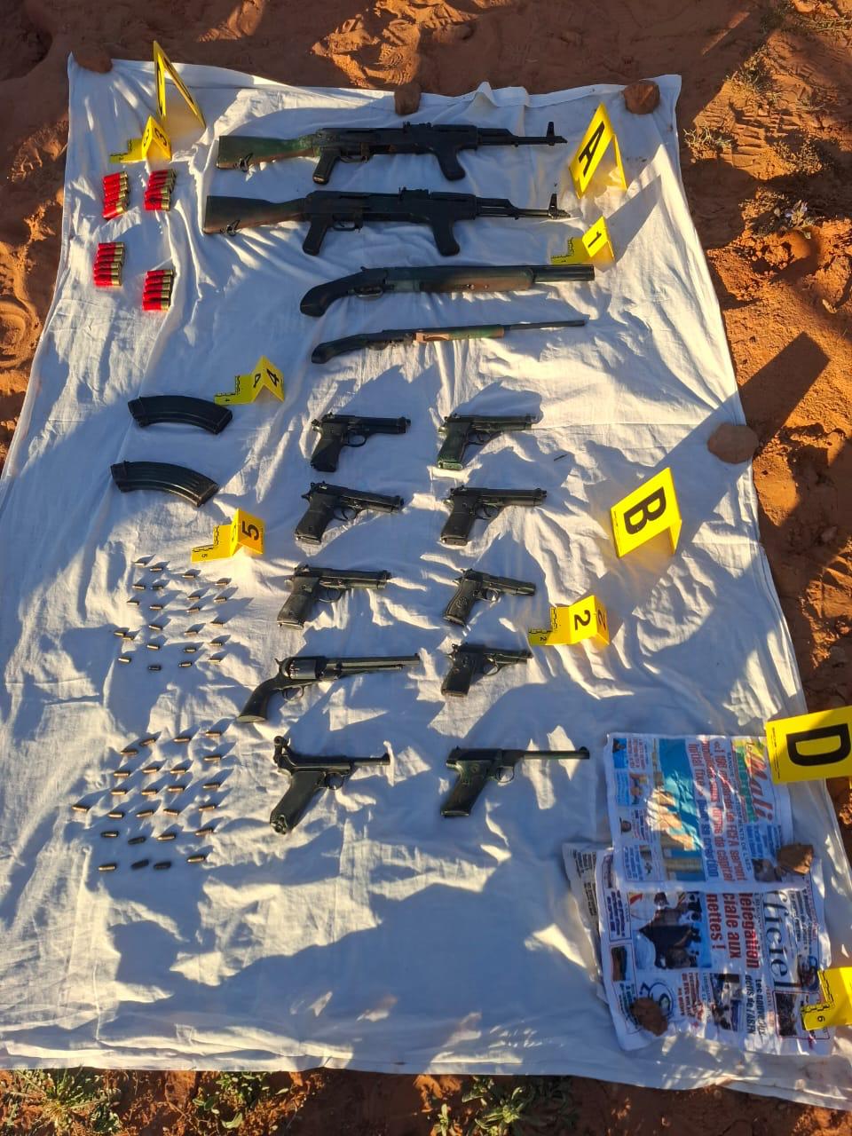 قطب المديرية العامة للأمن الوطني ولمراقبة التراب الوطني (بلاغ) قطب المديرية العامة للأمن الوطني ولمراقبة التراب الوطني (بلاغ)