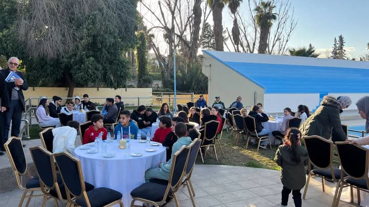 المكتب المديري لجمعية النادي الرياضي المكناسي يكافئ سباحي النادي  تقديرا لإنجازاتهم في البطولة الشتوية .