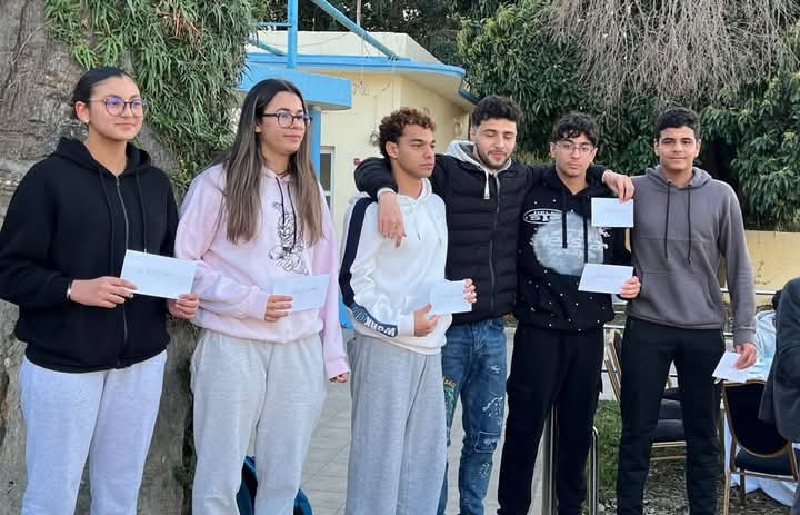 المكتب المديري لجمعية النادي الرياضي المكناسي يكافئ سباحي النادي  تقديرا لإنجازاتهم في البطولة الشتوية .