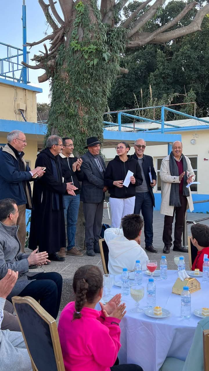 المكتب المديري لجمعية النادي الرياضي المكناسي يكافئ سباحي النادي  تقديرا لإنجازاتهم في البطولة الشتوية .