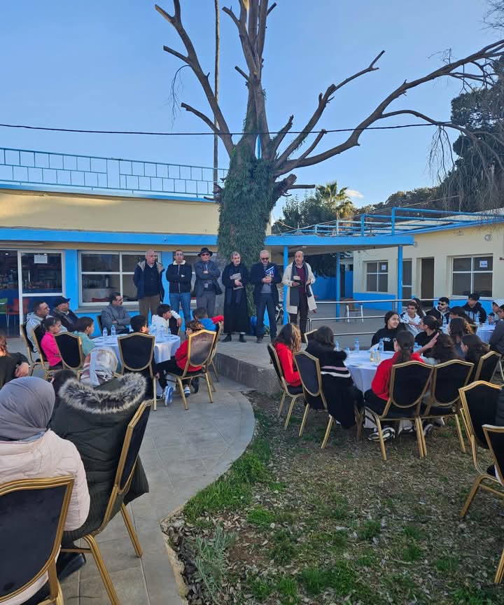 المكتب المديري لجمعية النادي الرياضي المكناسي يكافئ سباحي النادي  تقديرا لإنجازاتهم في البطولة الشتوية .