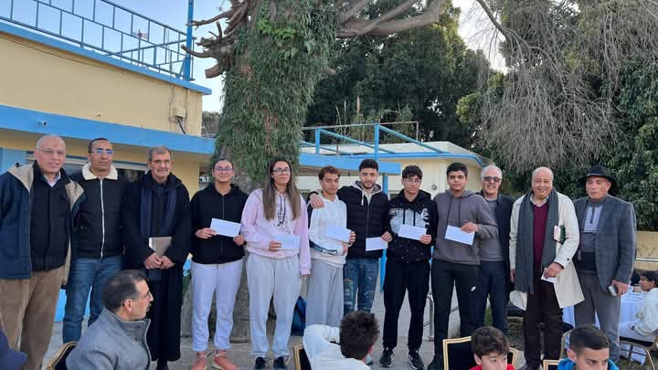 المكتب المديري لجمعية النادي الرياضي المكناسي يكافئ سباحي النادي  تقديرا لإنجازاتهم في البطولة الشتوية .