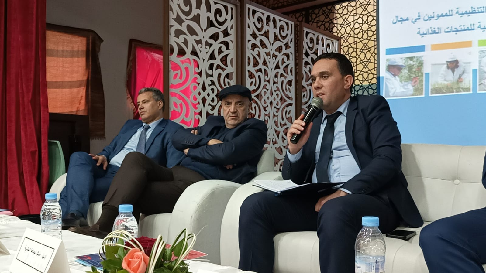 أرباب قاعات الحفلات يلتئمون بمكناس في لقائهم التواصلي الخامس ويطالبون بوضع إطار قانوني لعملهم كقطاع قائم الذات أرباب قاعات الحفلات يلتئمون بمكناس في لقائهم التواصلي الخامس ويطالبون بوضع إطار قانوني لعملهم كقطاع قائم الذات