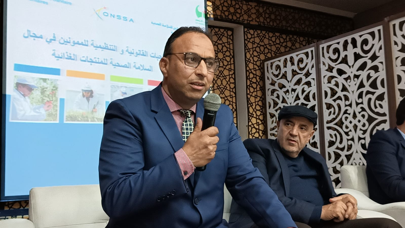 أرباب قاعات الحفلات يلتئمون بمكناس في لقائهم التواصلي الخامس ويطالبون بوضع إطار قانوني لعملهم كقطاع قائم الذات أرباب قاعات الحفلات يلتئمون بمكناس في لقائهم التواصلي الخامس ويطالبون بوضع إطار قانوني لعملهم كقطاع قائم الذات