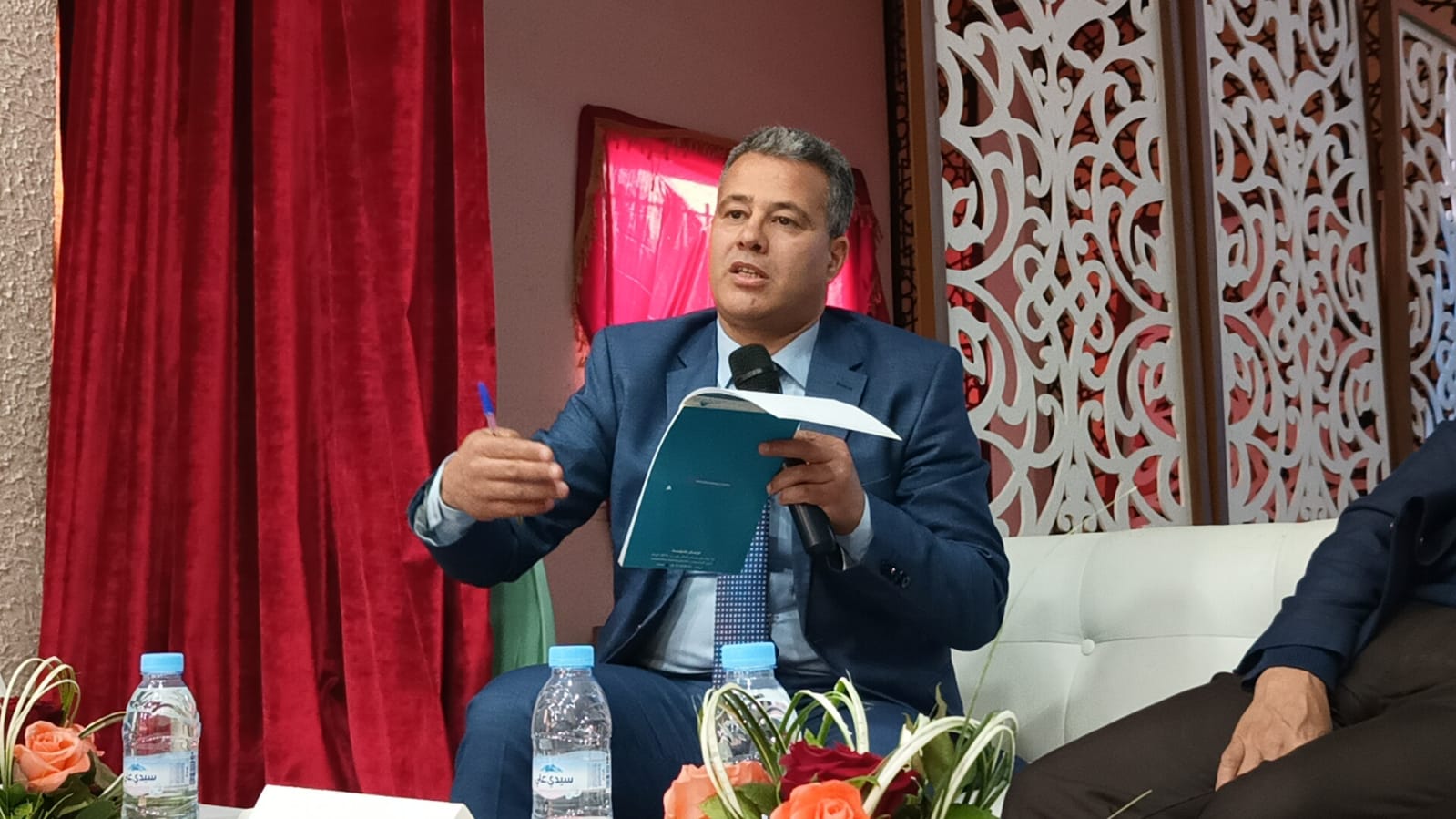 أرباب قاعات الحفلات يلتئمون بمكناس في لقائهم التواصلي الخامس ويطالبون بوضع إطار قانوني لعملهم كقطاع قائم الذات أرباب قاعات الحفلات يلتئمون بمكناس في لقائهم التواصلي الخامس ويطالبون بوضع إطار قانوني لعملهم كقطاع قائم الذات