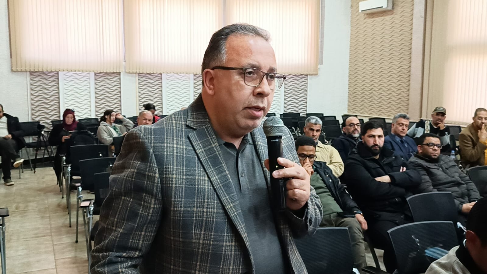 أرباب قاعات الحفلات يلتئمون بمكناس في لقائهم التواصلي الخامس ويطالبون بوضع إطار قانوني لعملهم كقطاع قائم الذات أرباب قاعات الحفلات يلتئمون بمكناس في لقائهم التواصلي الخامس ويطالبون بوضع إطار قانوني لعملهم كقطاع قائم الذات