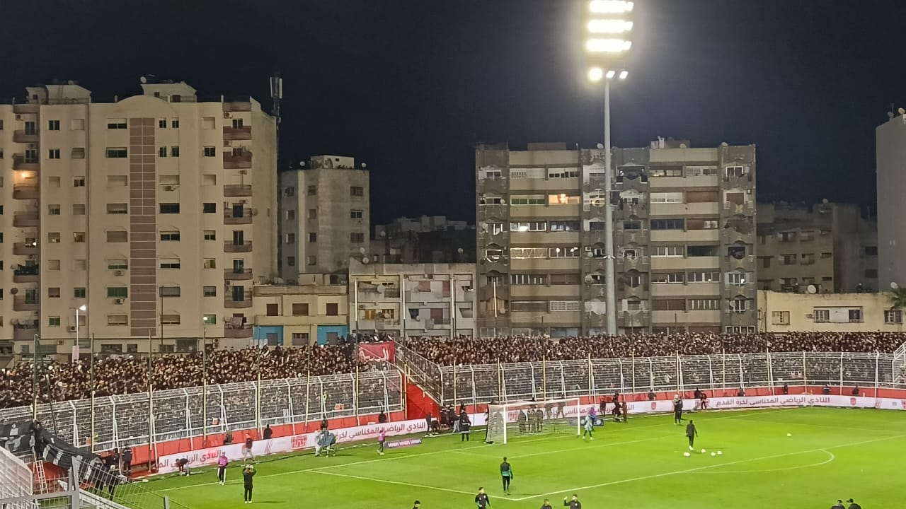 النادي الرياضي المكناسي ضيع احتلال رتبة الأمان بانهزامه أمام الرجاء البيضاوي برسم الجولة 24 من الدوري الاحترافي لكرة القدم. النادي الرياضي المكناسي ضيع احتلال رتبة الأمان بانهزامه أمام الرجاء البيضاوي برسم الجولة 24 من الدوري الاحترافي لكرة القدم.