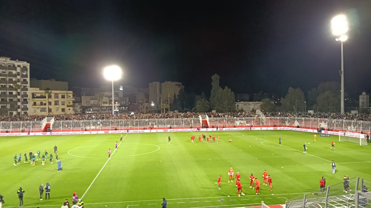 النادي الرياضي المكناسي  ضيع احتلال رتبة الأمان بانهزامه أمام الرجاء البيضاوي برسم الجولة 24 من الدوري الاحترافي لكرة القدم.