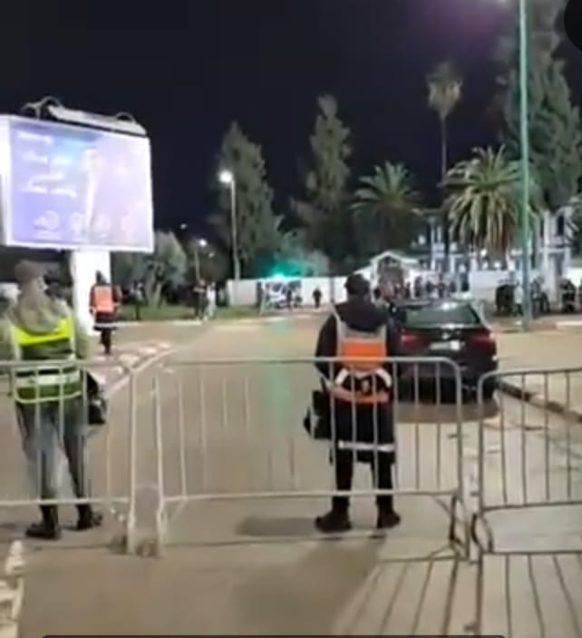 نجاح كبير للسلطات الأمنية بمكناس في تنظيم مجريات مباراة قمة بين الرجاء البيضاوي والنادي المكناسي