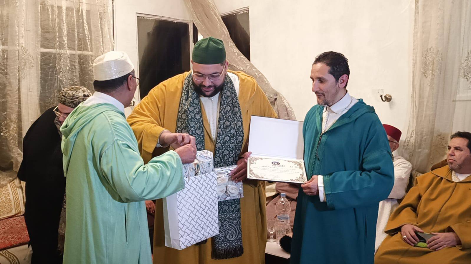 جمعية روح التراث الصوفي للمديح والسماع بمكناس تنظم الدورة السابعة من ملتقى مولاي أحمد الموقيت الشبيهي جمعية روح التراث الصوفي للمديح والسماع بمكناس تنظم الدورة السابعة من ملتقى مولاي أحمد الموقيت الشبيهي