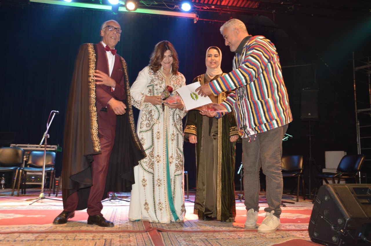 تكريمات وازنة للمرأة المكناسية واحتفال بهيج في ليلة ربانية من تنظيم جمعية مكناس للتراث.