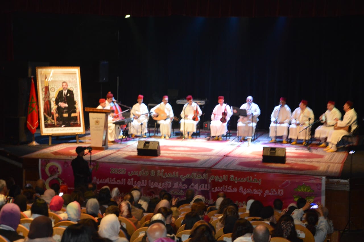 تكريمات وازنة للمرأة المكناسية واحتفال بهيج في ليلة ربانية من تنظيم جمعية مكناس للتراث.