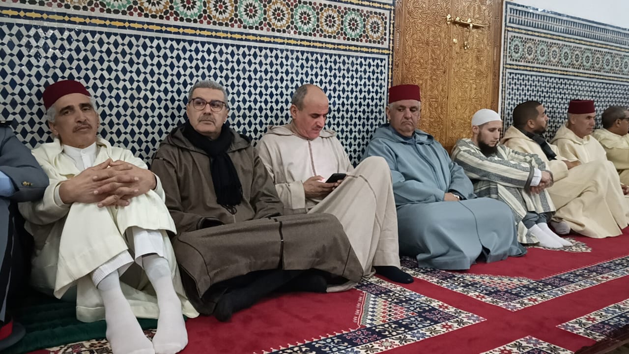 عامل عمالة مكناس يترأس بمسجد ” الكبير بالمدينة القديمة” حفلا دينيا إحياء لليلة القدر المباركة عامل عمالة مكناس يترأس بمسجد ” الكبير بالمدينة القديمة” حفلا دينيا إحياء لليلة القدر المباركة