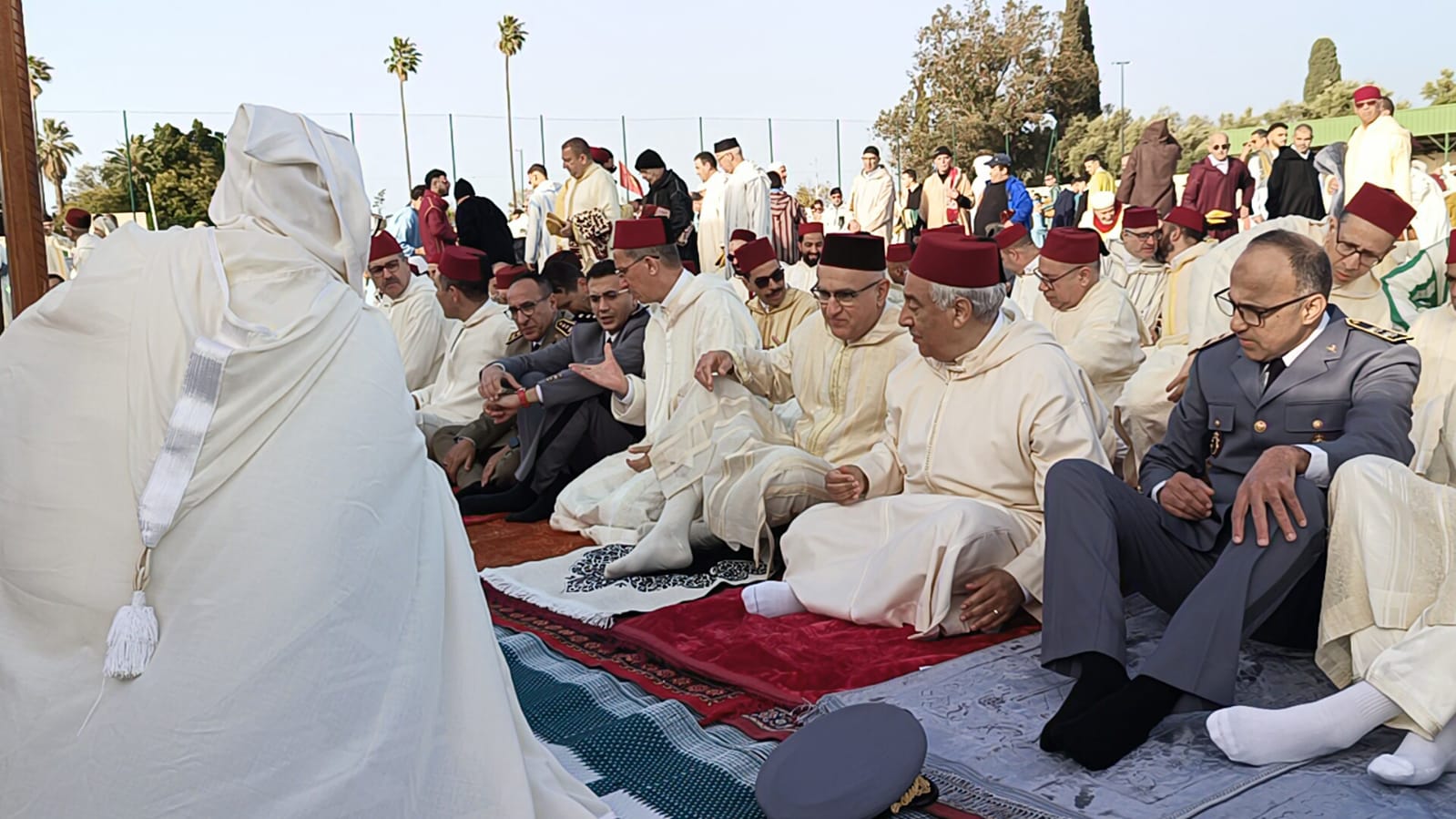 عامل عمالة مكناس يؤدي صلاة عيد الفطر بمصلى المنظر الجميل