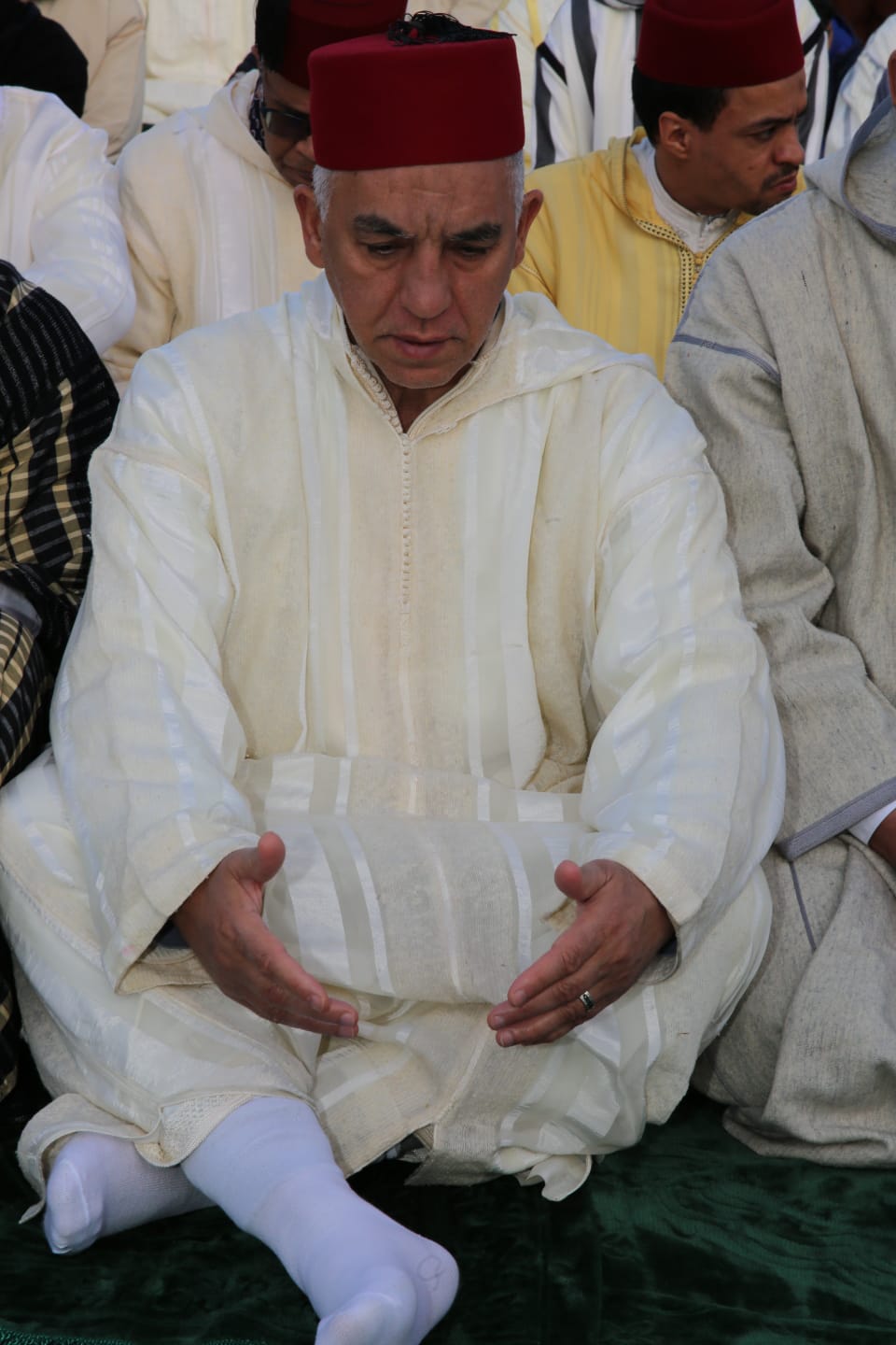 عامل عمالة مكناس يؤدي صلاة عيد الفطر بمصلى المنظر الجميل