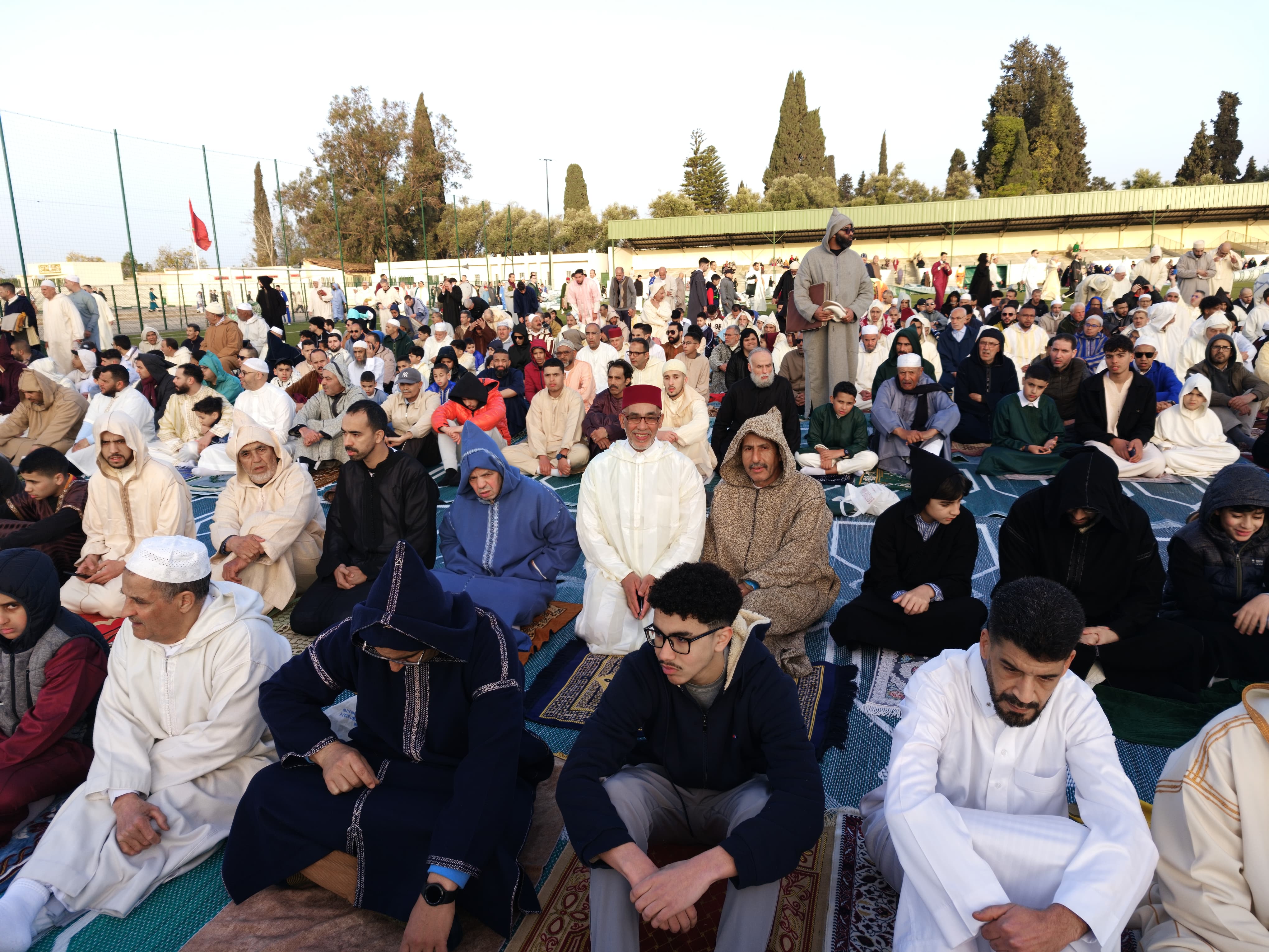 عامل عمالة مكناس يؤدي صلاة عيد الفطر بمصلى المنظر الجميل