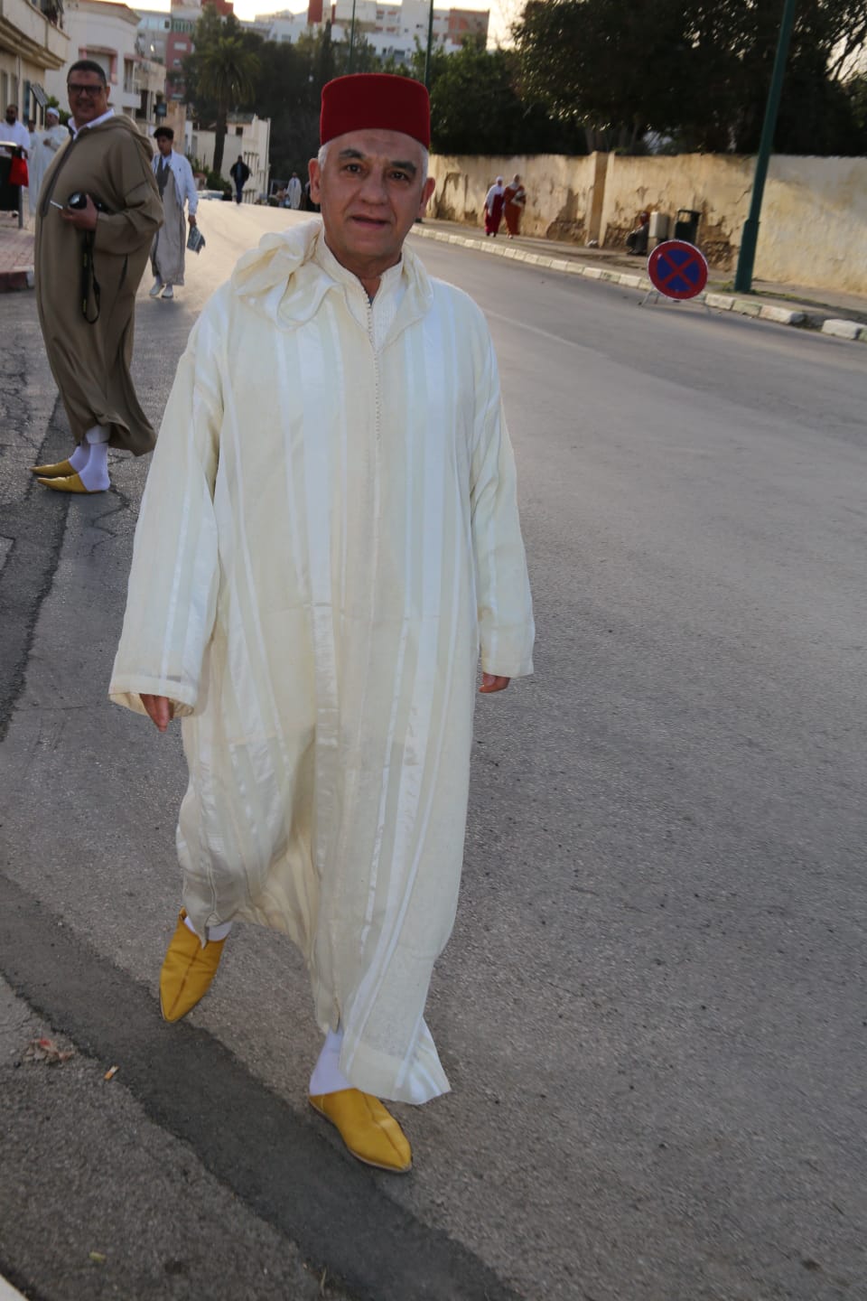 عامل عمالة مكناس يؤدي صلاة عيد الفطر بمصلى المنظر الجميل