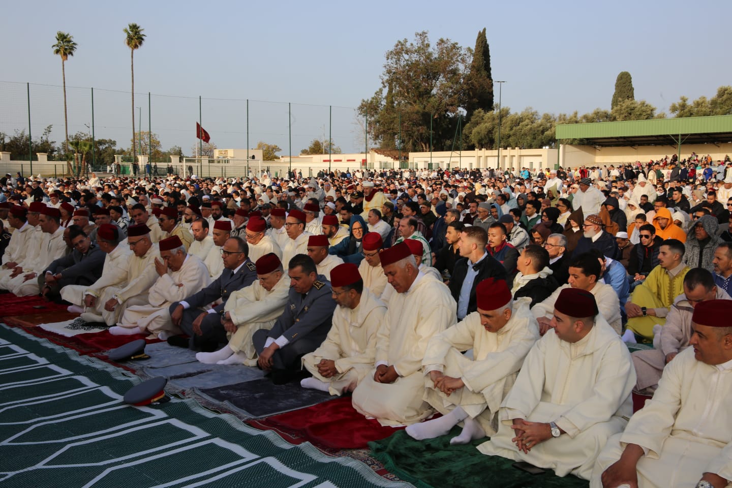 عامل عمالة مكناس يؤدي صلاة عيد الفطر بمصلى المنظر الجميل