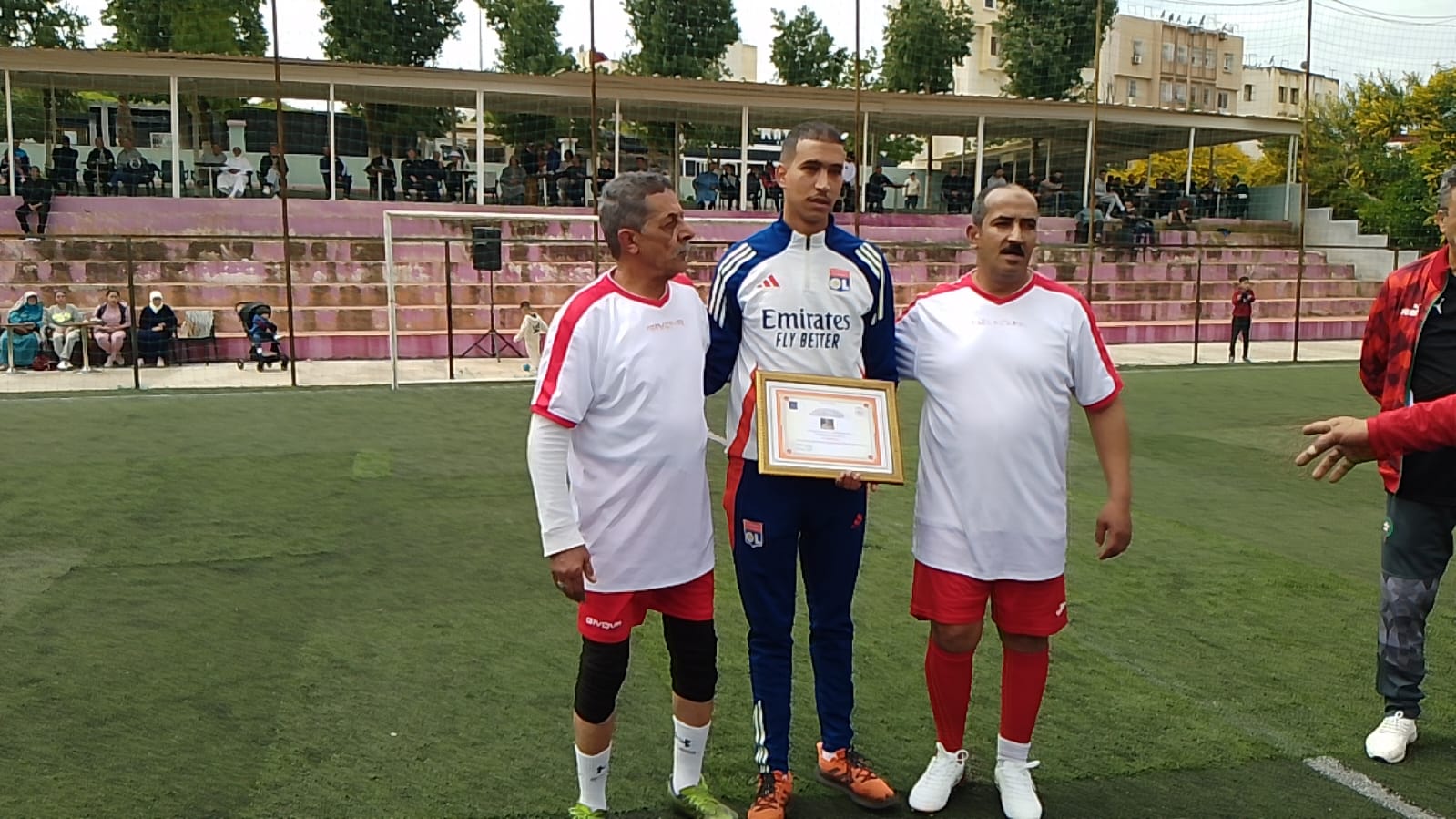 تكريم اللاعب حميد الملقب تكريم اللاعب حميد الملقب