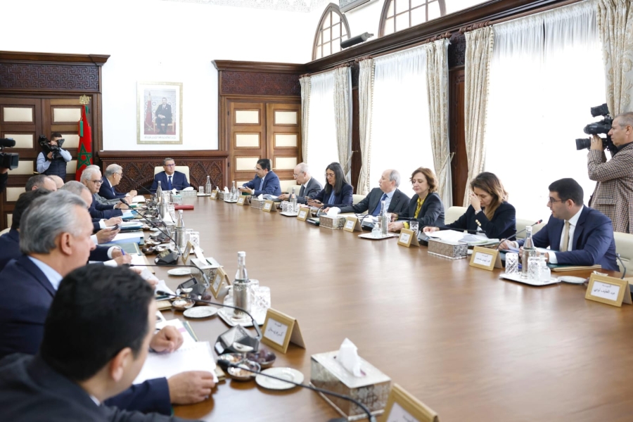 مجلس الحكومة يصادق على مشروع مرسوم يتعلق برواتب الزمانة أو الشيخوخة 